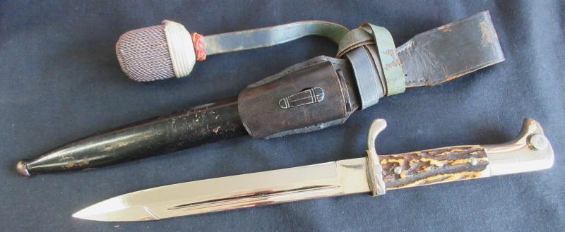 STAG HORN HANDLE DRESS BAYONET & LEATHER FROG & KNOT