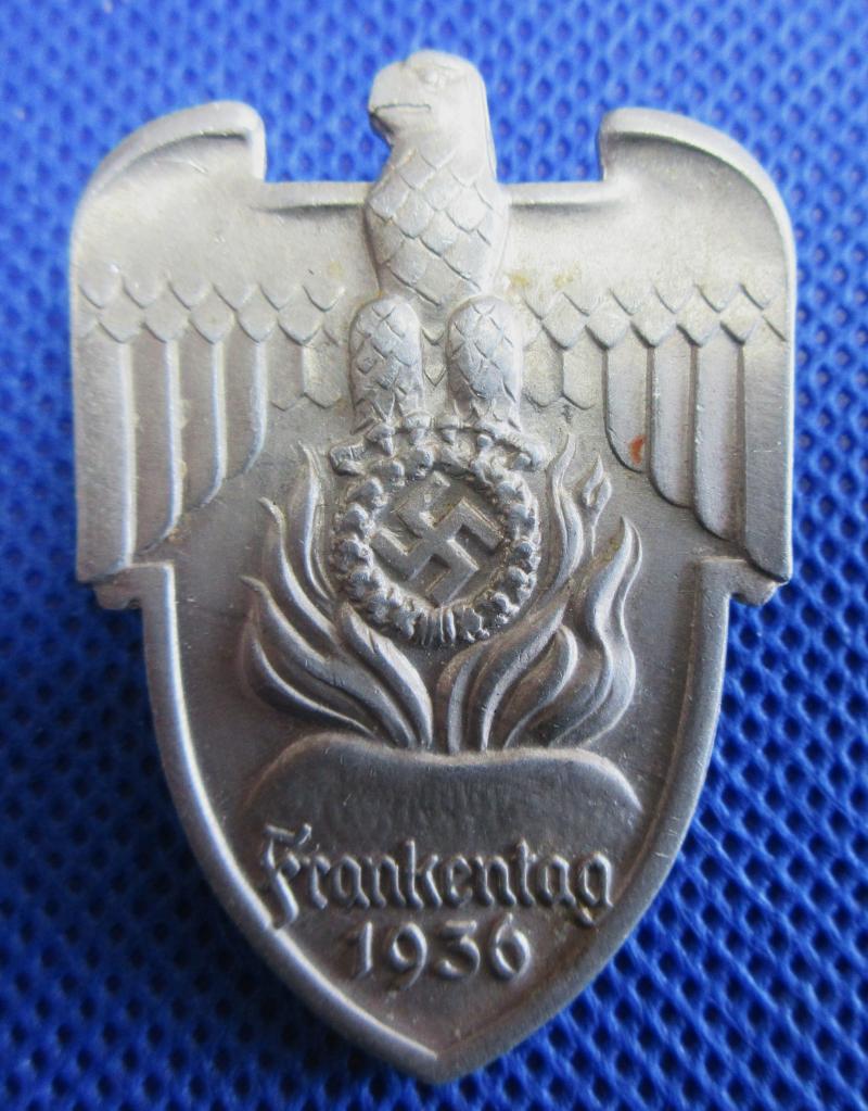 1936 DAY BADGE/TINNIE