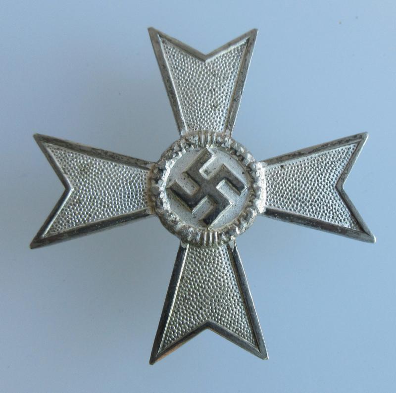 1st CLASS WAR MERIT CROSS without SWORDS maker marked