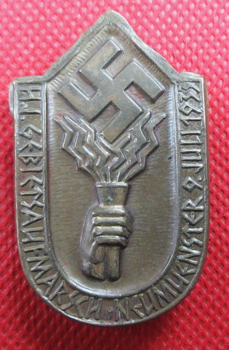 EARLY HITLER YOUTH TINNIE/DAY BADGE