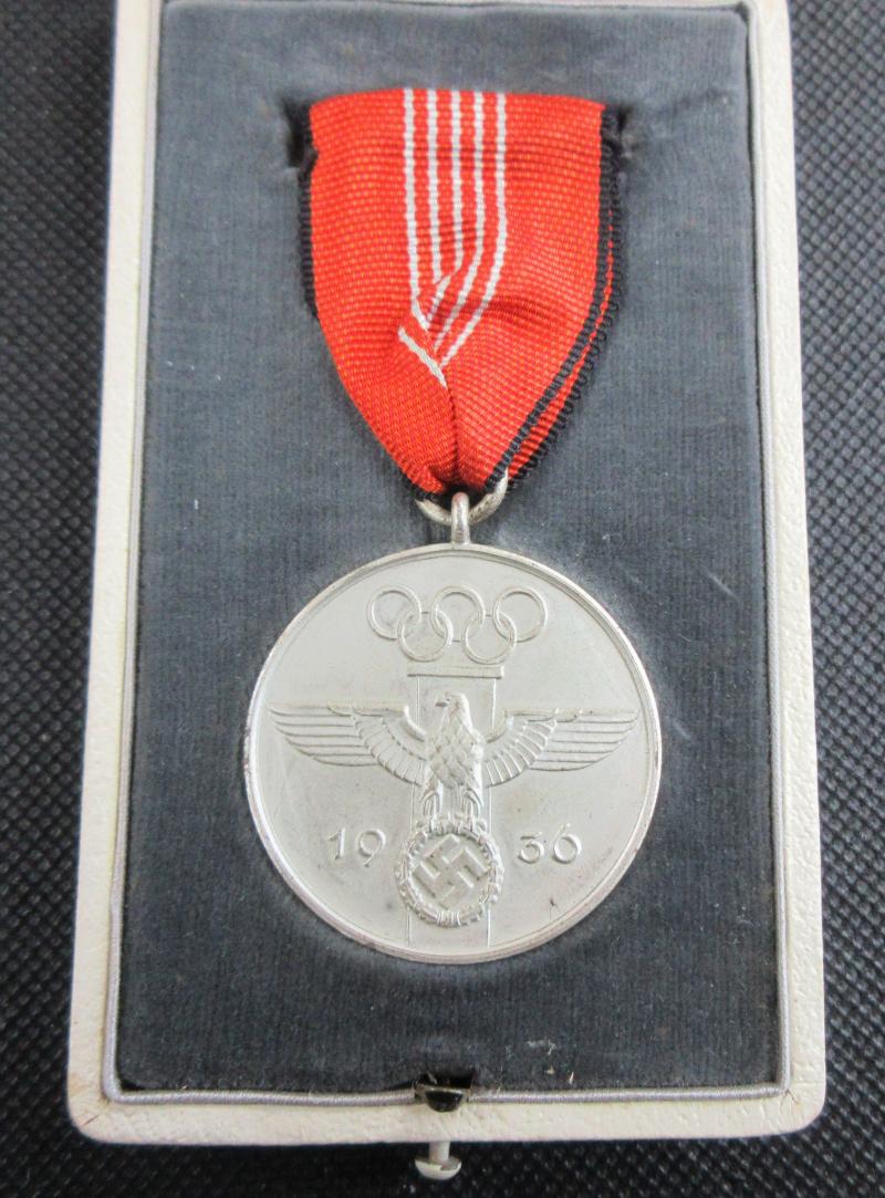1936 OYLMPICS GAME MEDAL & CASE