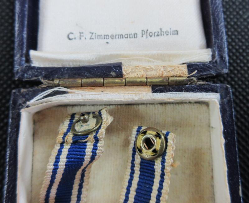 MOTHERS CROSS in GOLD & maker marked ISSUE CASE